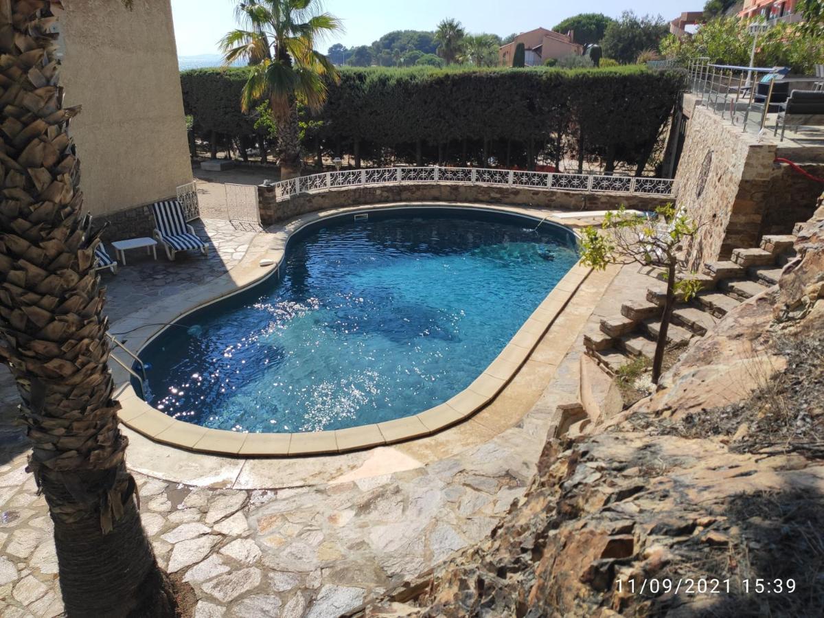 Meuble Tourisme 4*, Les Pieds Dans L'Eau, Villa Las Palmeras La Londe-les-Maures Exterior foto